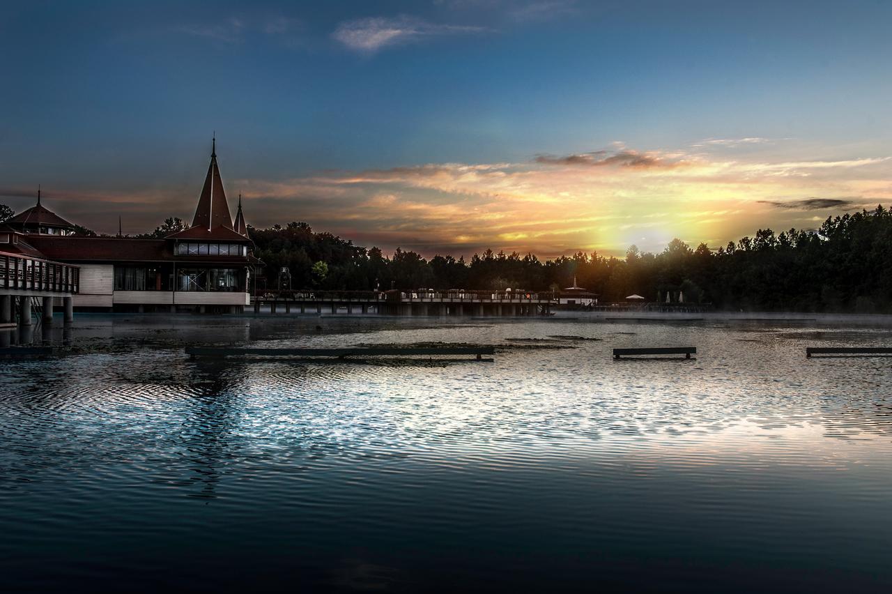 Ametiszt Apartman Hévíz Esterno foto